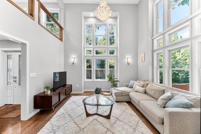142 Edinboro St 142, Newton, MA 02460
