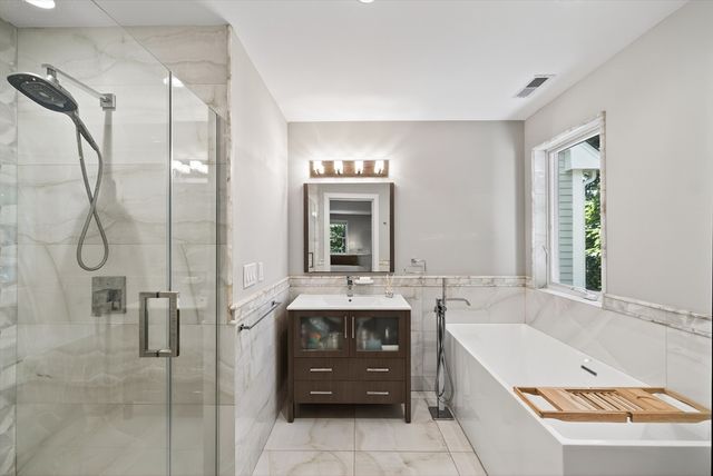 142 Edinboro St 142, Newton, MA 02460