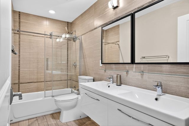 142 Edinboro St 142, Newton, MA 02460