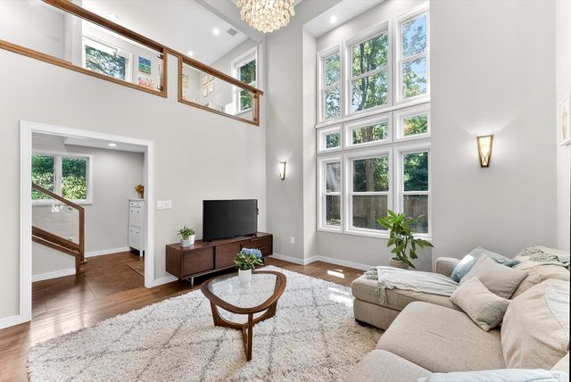 142 Edinboro St 142, Newton, MA 02460