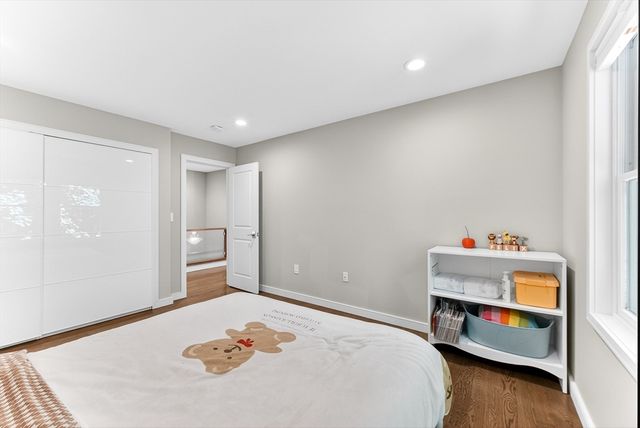 142 Edinboro St 142, Newton, MA 02460