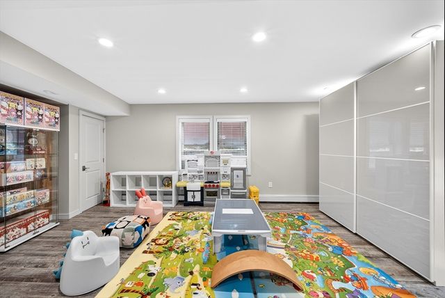 142 Edinboro St 142, Newton, MA 02460