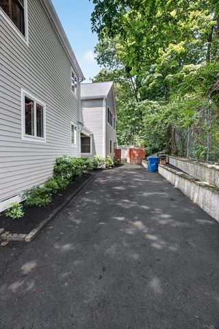 142 Edinboro St 142, Newton, MA 02460