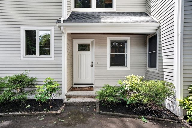 142 Edinboro St 142, Newton, MA 02460