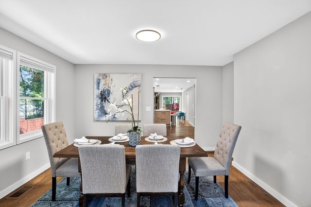 142 Edinboro St 142, Newton, MA 02460