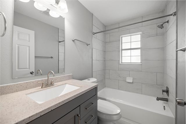 6525 NW 62ND AVENUE, Ocala, FL 34482