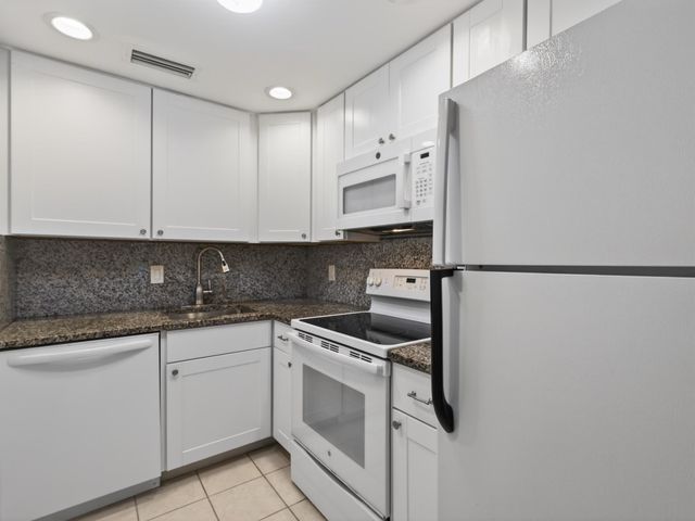 1820 S Ocean Boulevard 2b, Delray Beach, FL 33483