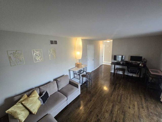 3006 Buttonwood Walk, Hazel Crest, IL 60429