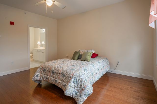 160 Daniel Webster Hwy Apt 319, Nashua, NH 03060