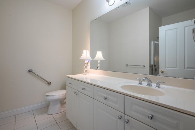 160 Daniel Webster Hwy Apt 319, Nashua, NH 03060