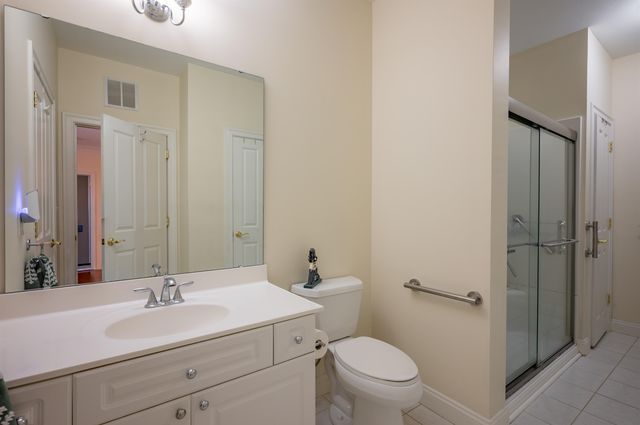 160 Daniel Webster Hwy Apt 319, Nashua, NH 03060