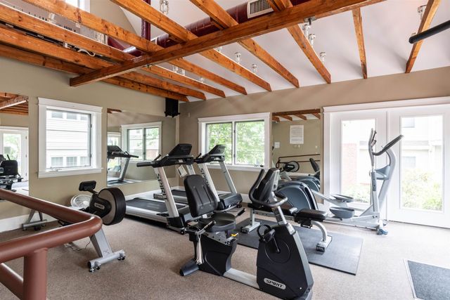 160 Daniel Webster Hwy Apt 319, Nashua, NH 03060