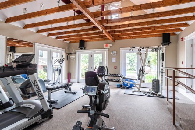 160 Daniel Webster Hwy Apt 319, Nashua, NH 03060