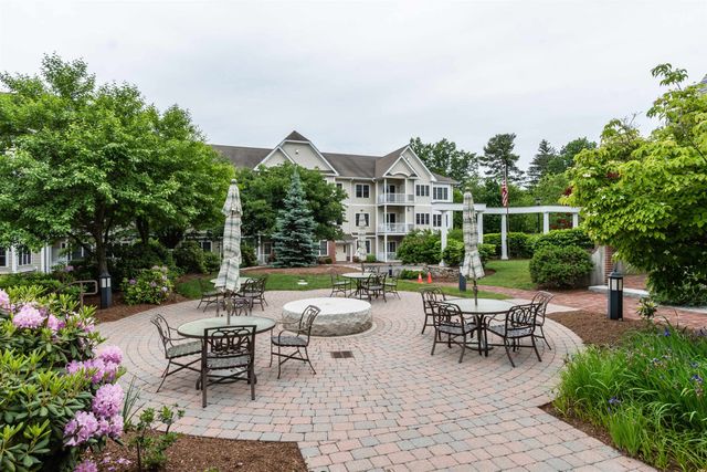 160 Daniel Webster Hwy Apt 319, Nashua, NH 03060