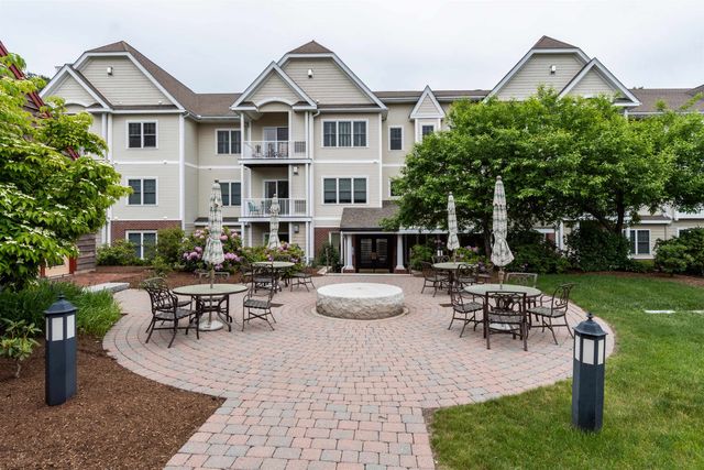 160 Daniel Webster Hwy Apt 319, Nashua, NH 03060