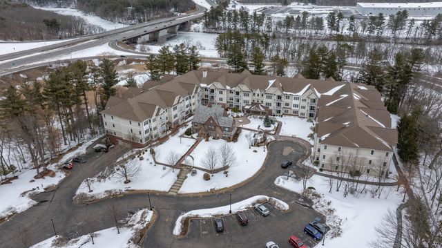 160 Daniel Webster Hwy Apt 319, Nashua, NH 03060