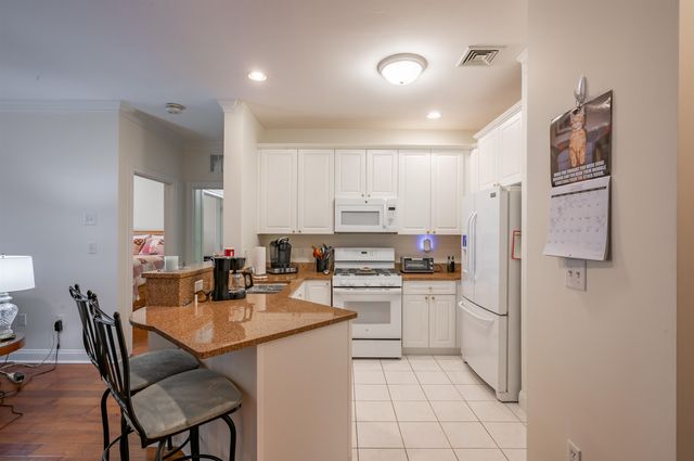 160 Daniel Webster Hwy Apt 319, Nashua, NH 03060