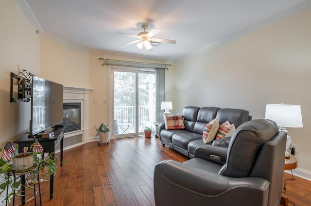 160 Daniel Webster Hwy Apt 319, Nashua, NH 03060