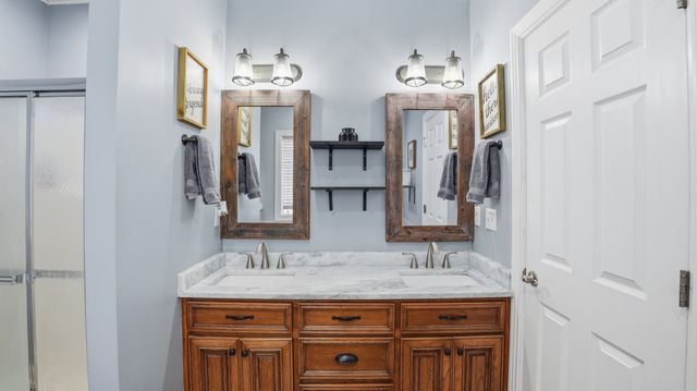 82 Majestic Dr, Decherd, TN 37324