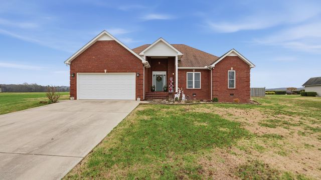 82 Majestic Dr, Decherd, TN 37324