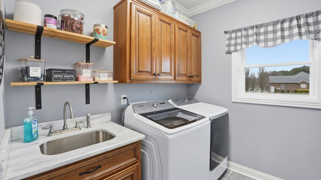 82 Majestic Dr, Decherd, TN 37324