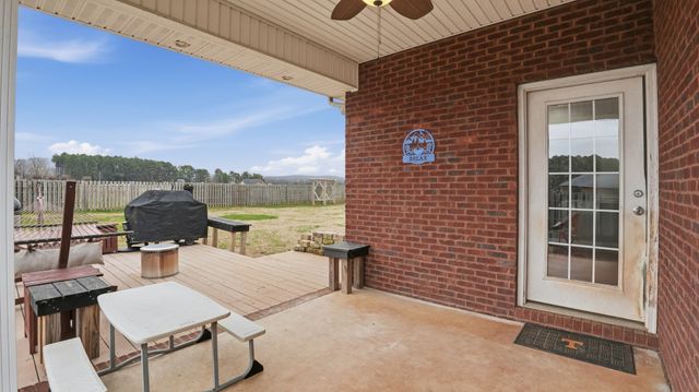 82 Majestic Dr, Decherd, TN 37324