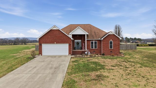 82 Majestic Dr, Decherd, TN 37324