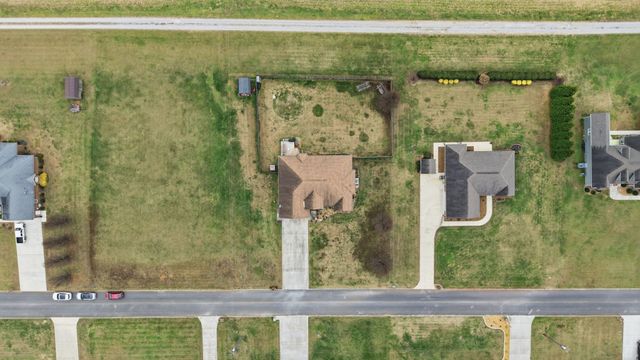 82 Majestic Dr, Decherd, TN 37324