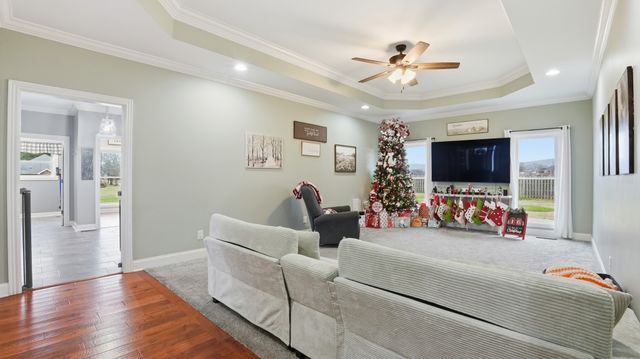 82 Majestic Dr, Decherd, TN 37324