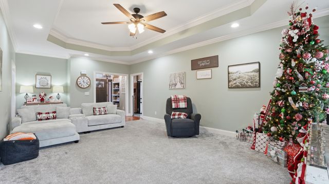 82 Majestic Dr, Decherd, TN 37324