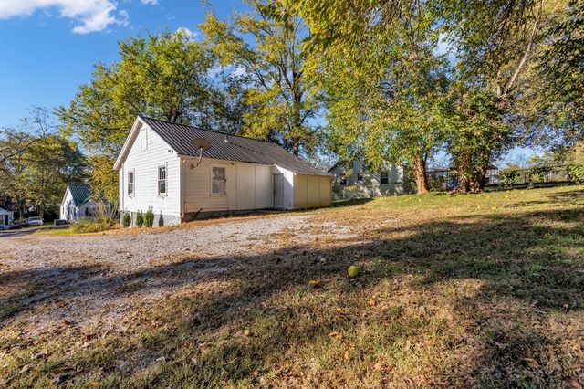 1006 Adair Ave, Columbia, TN 38401