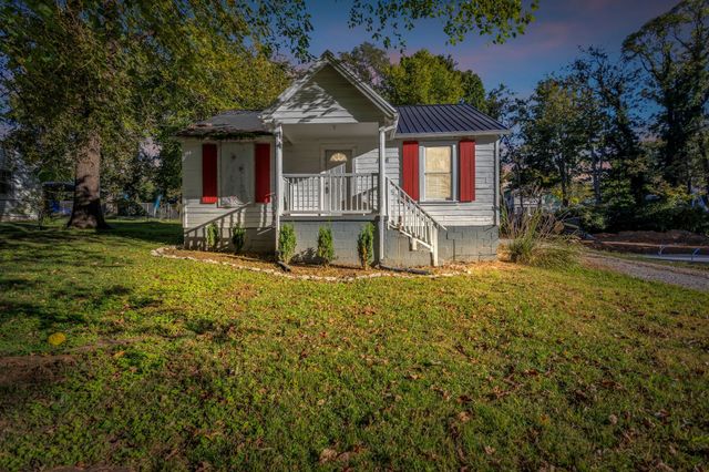 1006 Adair Ave, Columbia, TN 38401