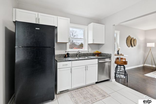 2102 S 49 Street, Omaha, NE 68106