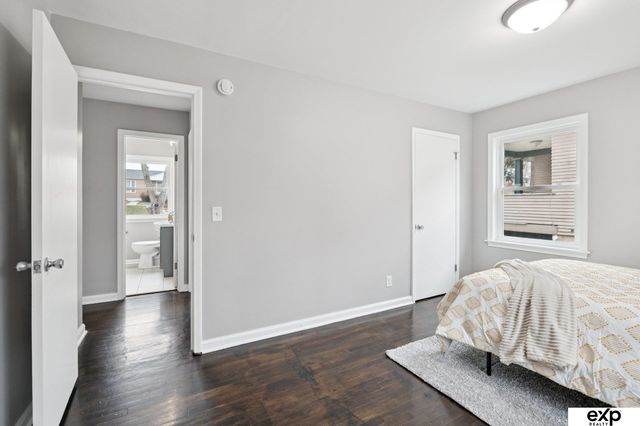 2102 S 49 Street, Omaha, NE 68106