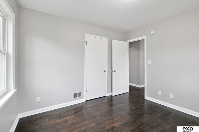 2102 S 49 Street, Omaha, NE 68106