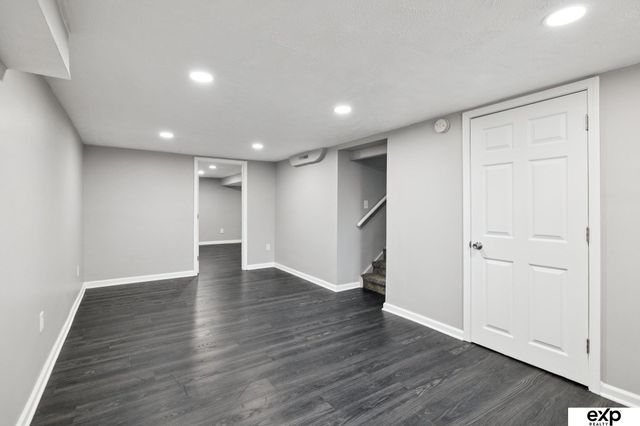 2102 S 49 Street, Omaha, NE 68106