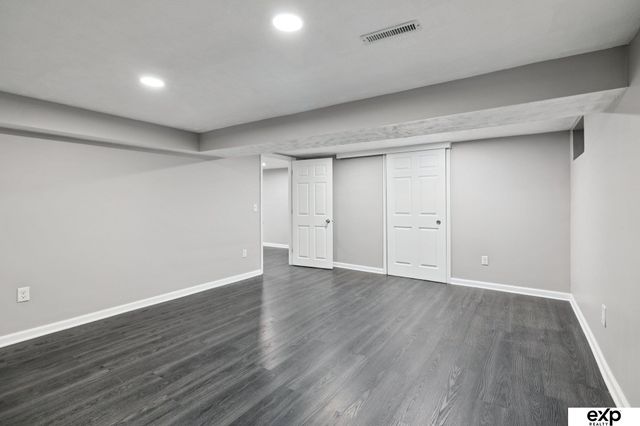 2102 S 49 Street, Omaha, NE 68106