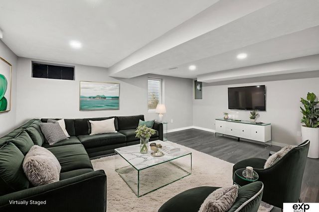 2102 S 49 Street, Omaha, NE 68106