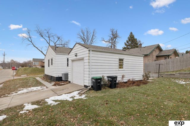 2102 S 49 Street, Omaha, NE 68106