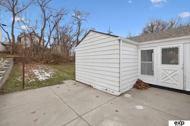 2102 S 49 Street, Omaha, NE 68106