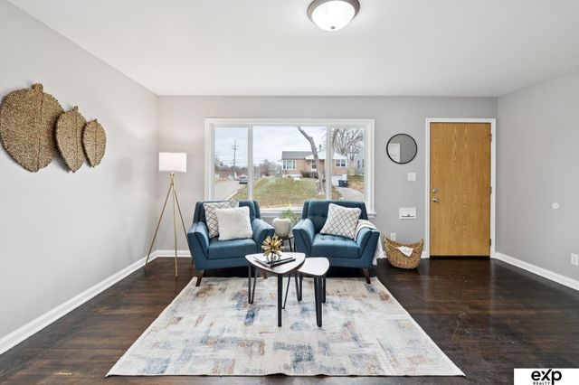 2102 S 49 Street, Omaha, NE 68106