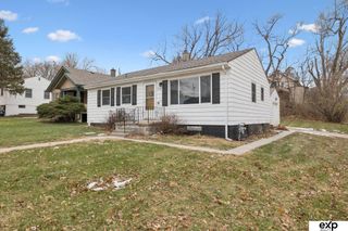 2102 S 49 Street, Omaha, NE 68106