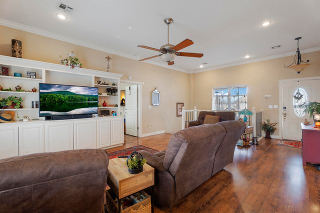 2850 Harber Oaks Loop, Grove, OK 74344