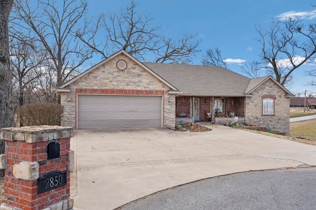 2850 Harber Oaks Loop, Grove, OK 74344