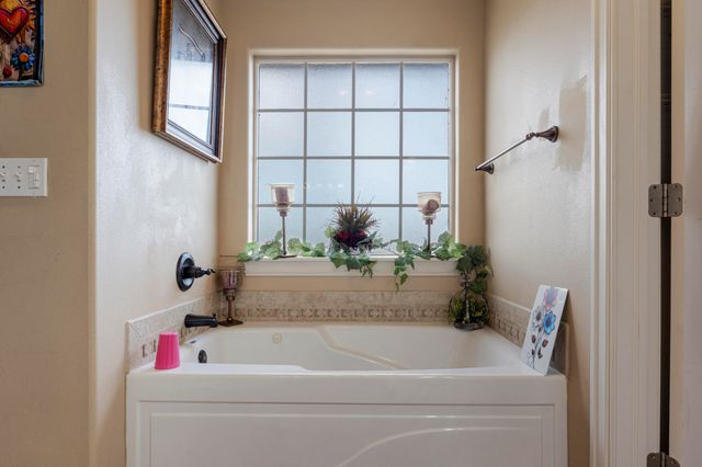 2850 Harber Oaks Loop, Grove, OK 74344