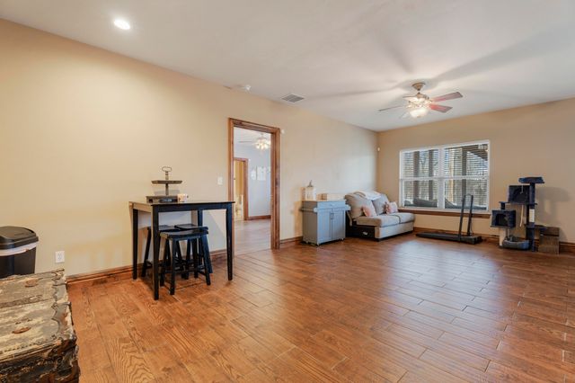 2850 Harber Oaks Loop, Grove, OK 74344