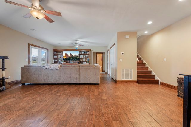 2850 Harber Oaks Loop, Grove, OK 74344