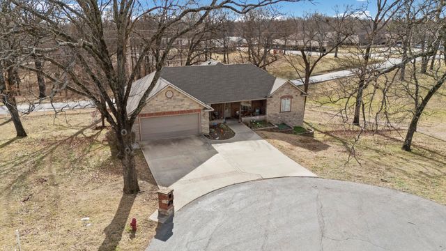 2850 Harber Oaks Loop, Grove, OK 74344