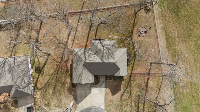 2850 Harber Oaks Loop, Grove, OK 74344