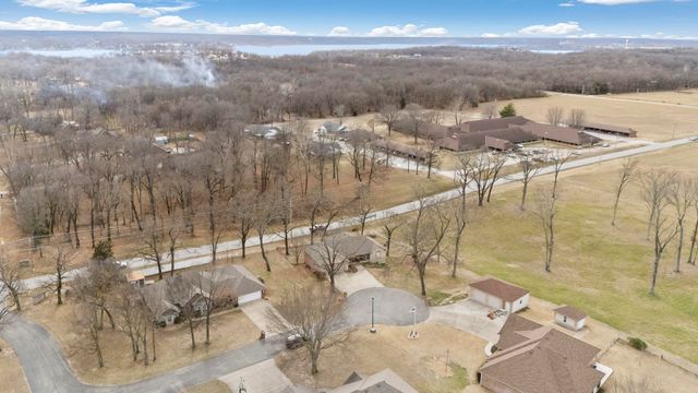 2850 Harber Oaks Loop, Grove, OK 74344